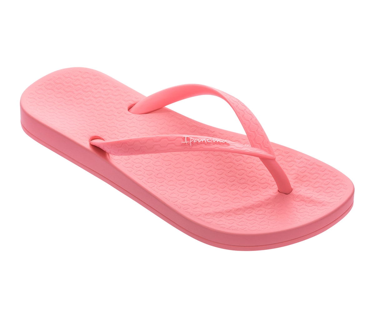 Angled view of a light pink Ipanema Ana Colors kids flip flop.